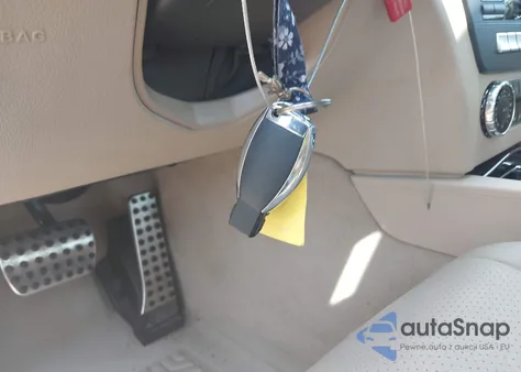 2013 Mercedes-Benz C 250 Luxury/Sport из США, поврежденный, VIN WDDGF4HB8DA845940